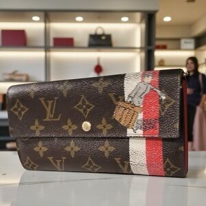 💎👛 Louis Vuitton Rare Bell Boy Trunk Wallet • Limited Edition 👛💎